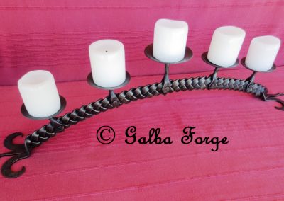 Plaited candle holder with 5 candles, wrought iron